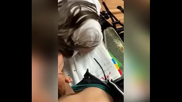 Cómo COGERTE a tu Media HERMANA Colegiala y a su AMIGA de la Escuela! Espiando a Dos Lesbianas Haciendo Tarea en el CUARTO! Trío Amateur con mi Hermana y su Amiga de la Escuela! Lesbianas Mexicanas #1