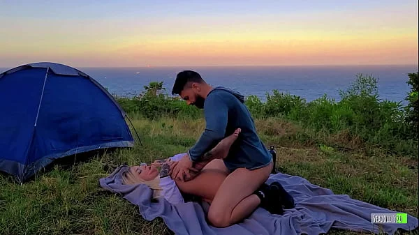 Sexo Arriscado Casal Amador real fodendo em acampamento - Sexdoll 520